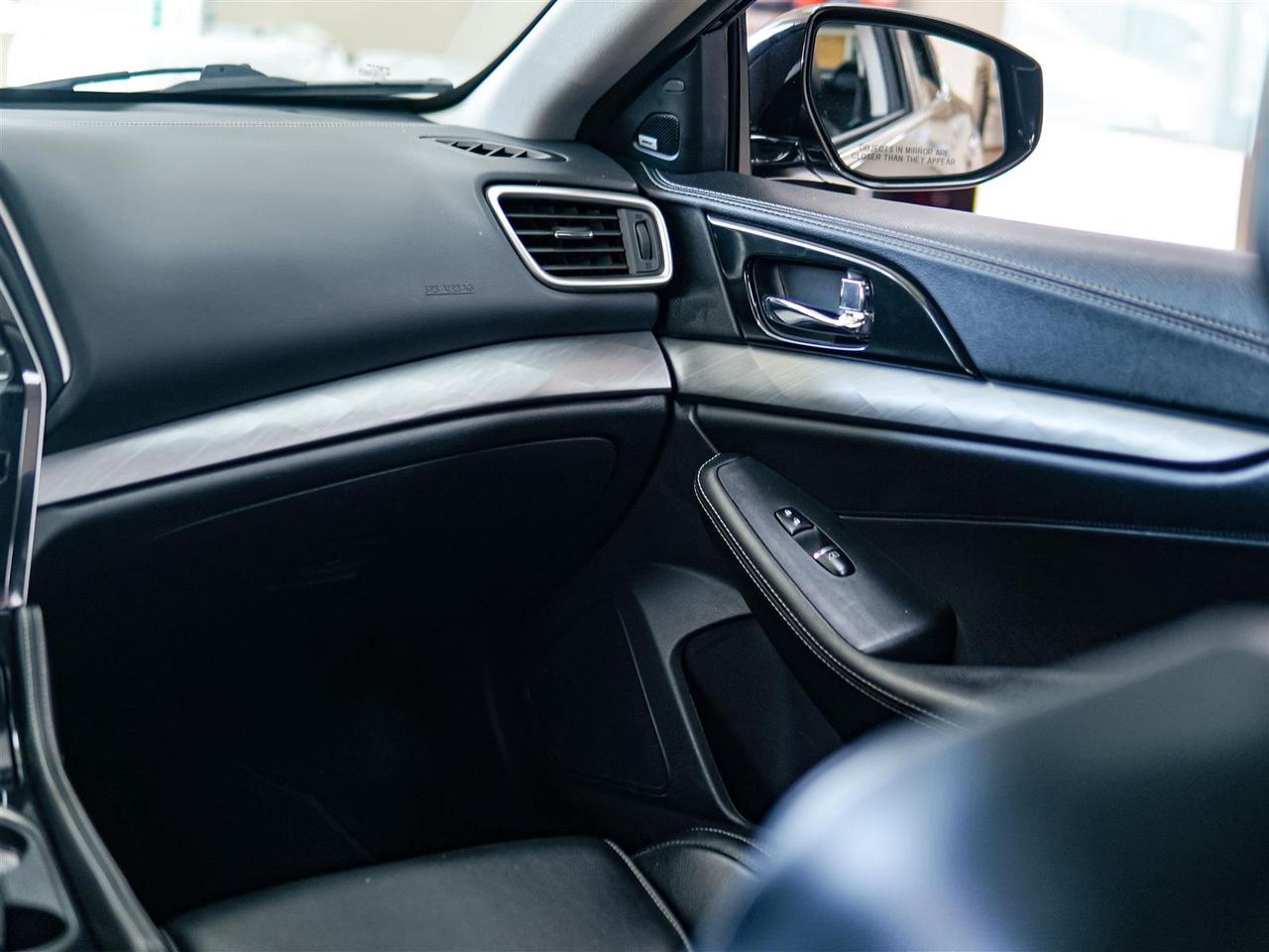 2018 Nissan Maxima SL | LEATHER | DUAL ROOF | HTD STEERING | NO ACCIDENTS Photo