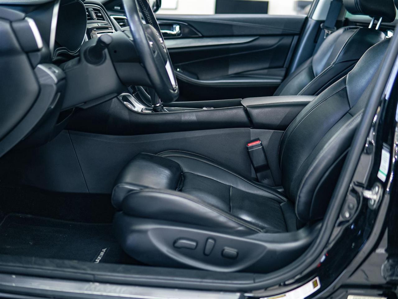 2018 Nissan Maxima SL | LEATHER | DUAL ROOF | HTD STEERING | NO ACCIDENTS Photo