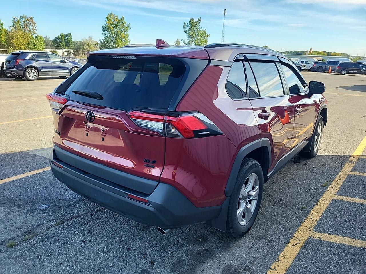 2023 Toyota RAV4 XLE AWD | TOYOTA SERVICED | NO ACCIDENTS Photo3