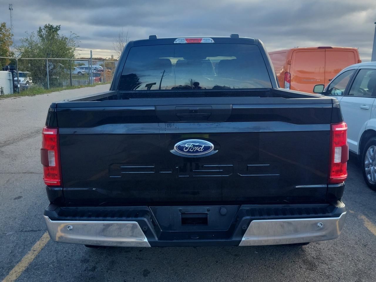 2022 Ford F-150 XLT 3.3L V6 4X4 CREW | 5.5 FT | NO ACCIDENTS Photo