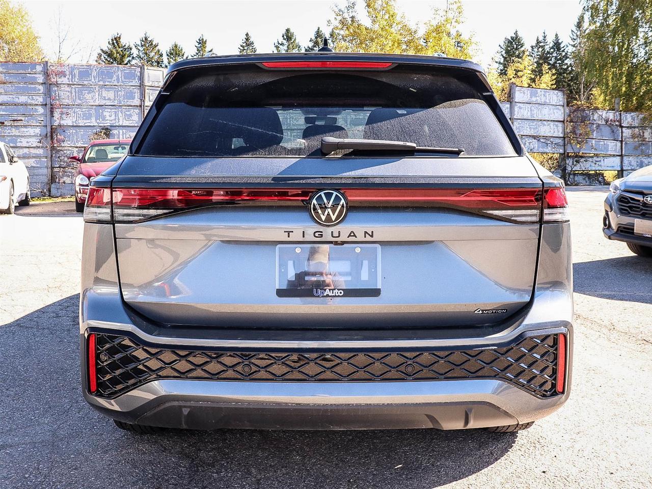 2025 Volkswagen Tiguan Comfortline R-Line Black Edition Photo