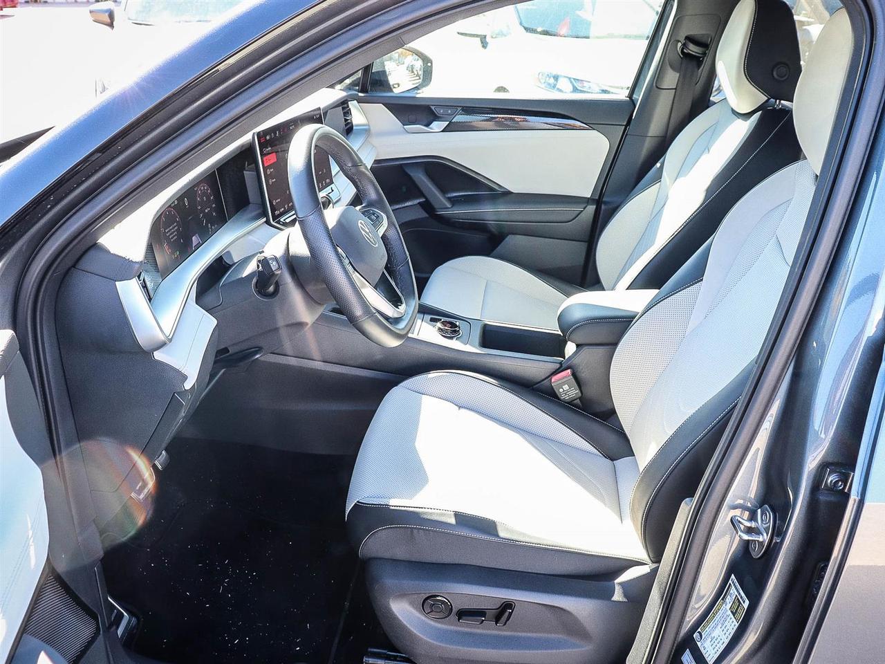 2025 Volkswagen Tiguan Comfortline R-Line Black Edition Photo