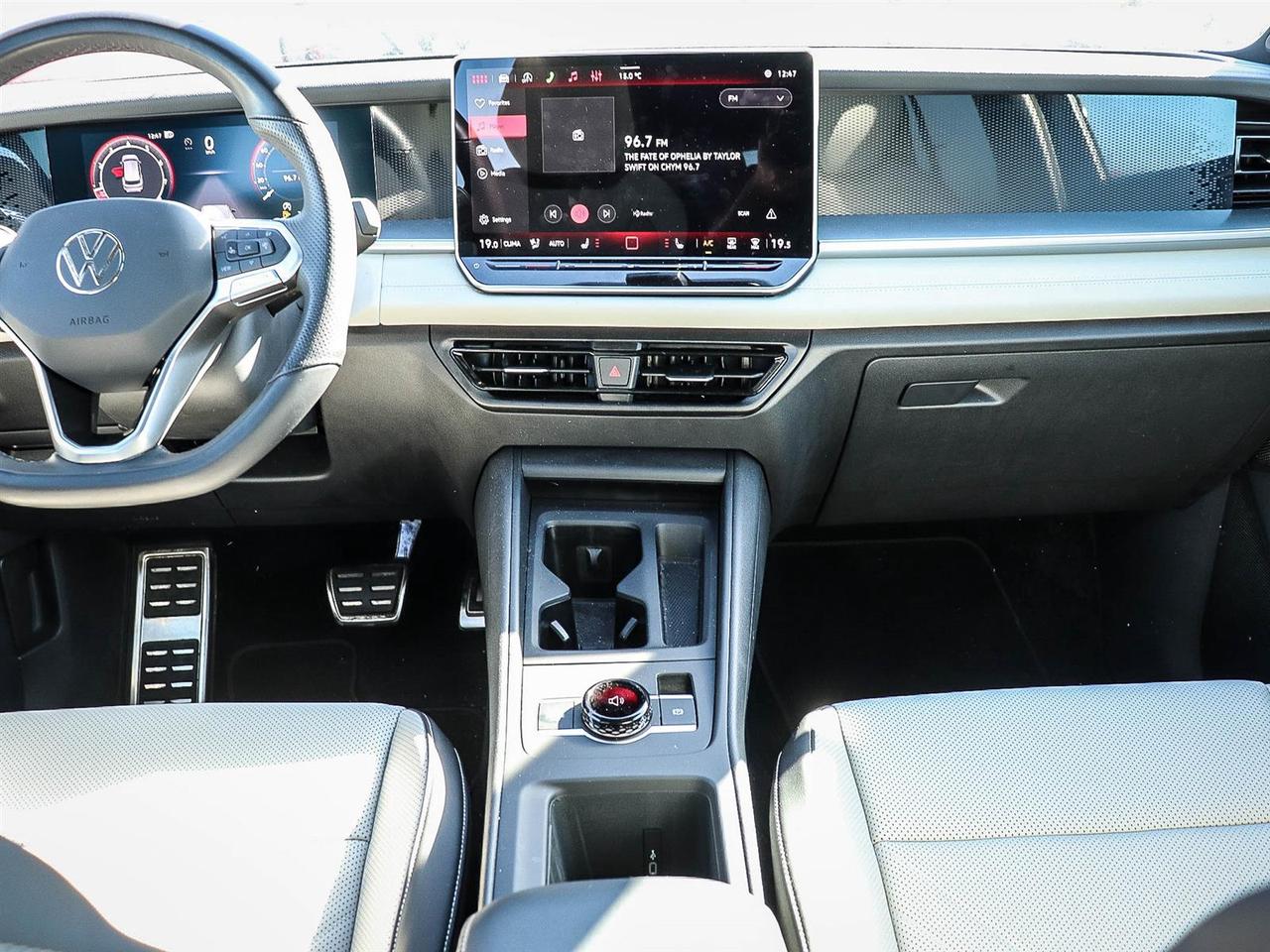 2025 Volkswagen Tiguan Comfortline R-Line Black Edition Photo