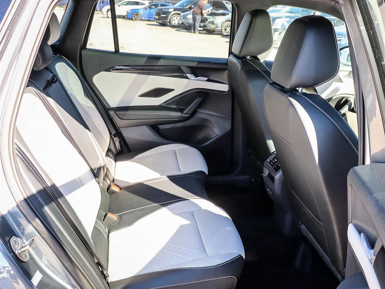 2025 Volkswagen Tiguan Comfortline R-Line Black Edition Photo