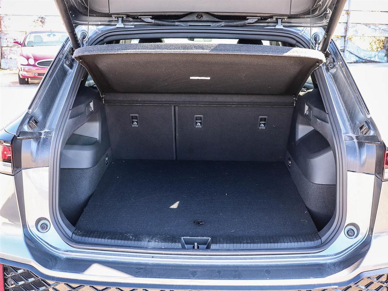 2025 Volkswagen Tiguan Comfortline R-Line Black Edition Photo