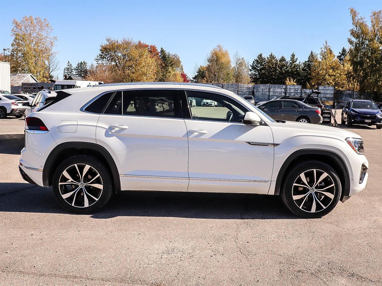 2025 Volkswagen Atlas Cross Sport Execline Photo