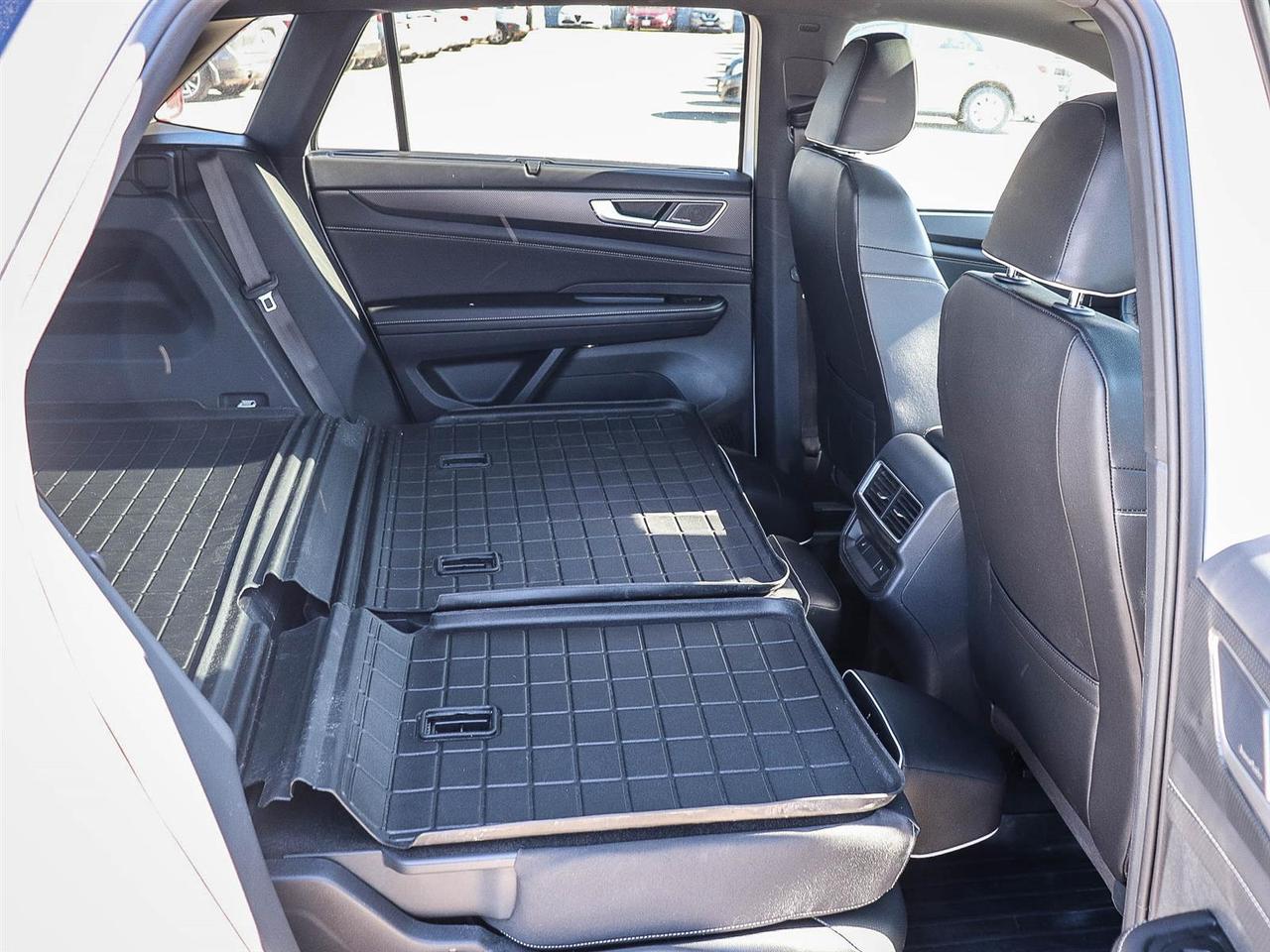 2025 Volkswagen Atlas Cross Sport Execline Photo