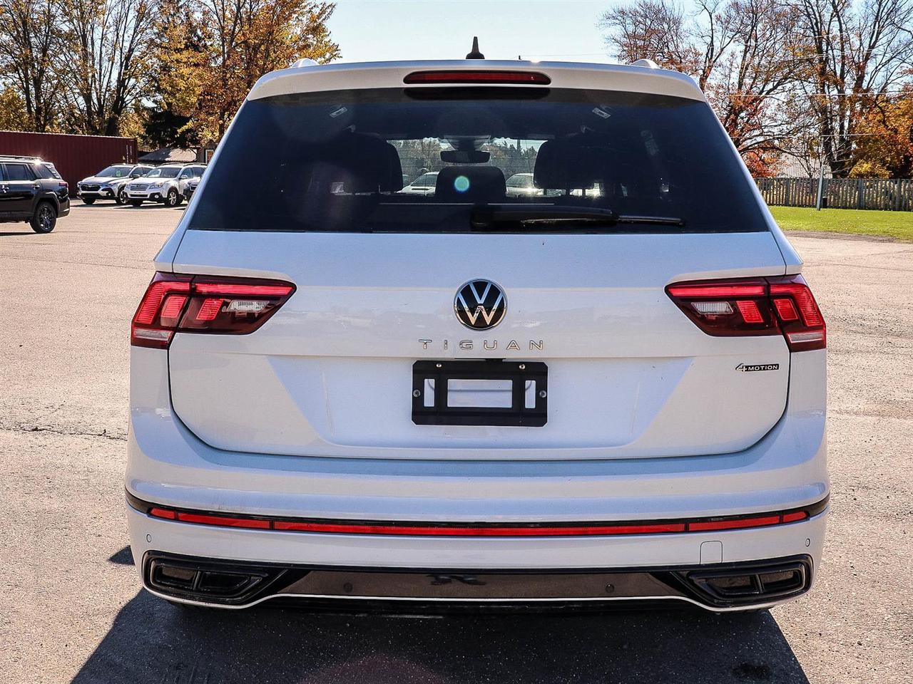 2024 Volkswagen Tiguan Comfortline R-Line Black Edition Photo