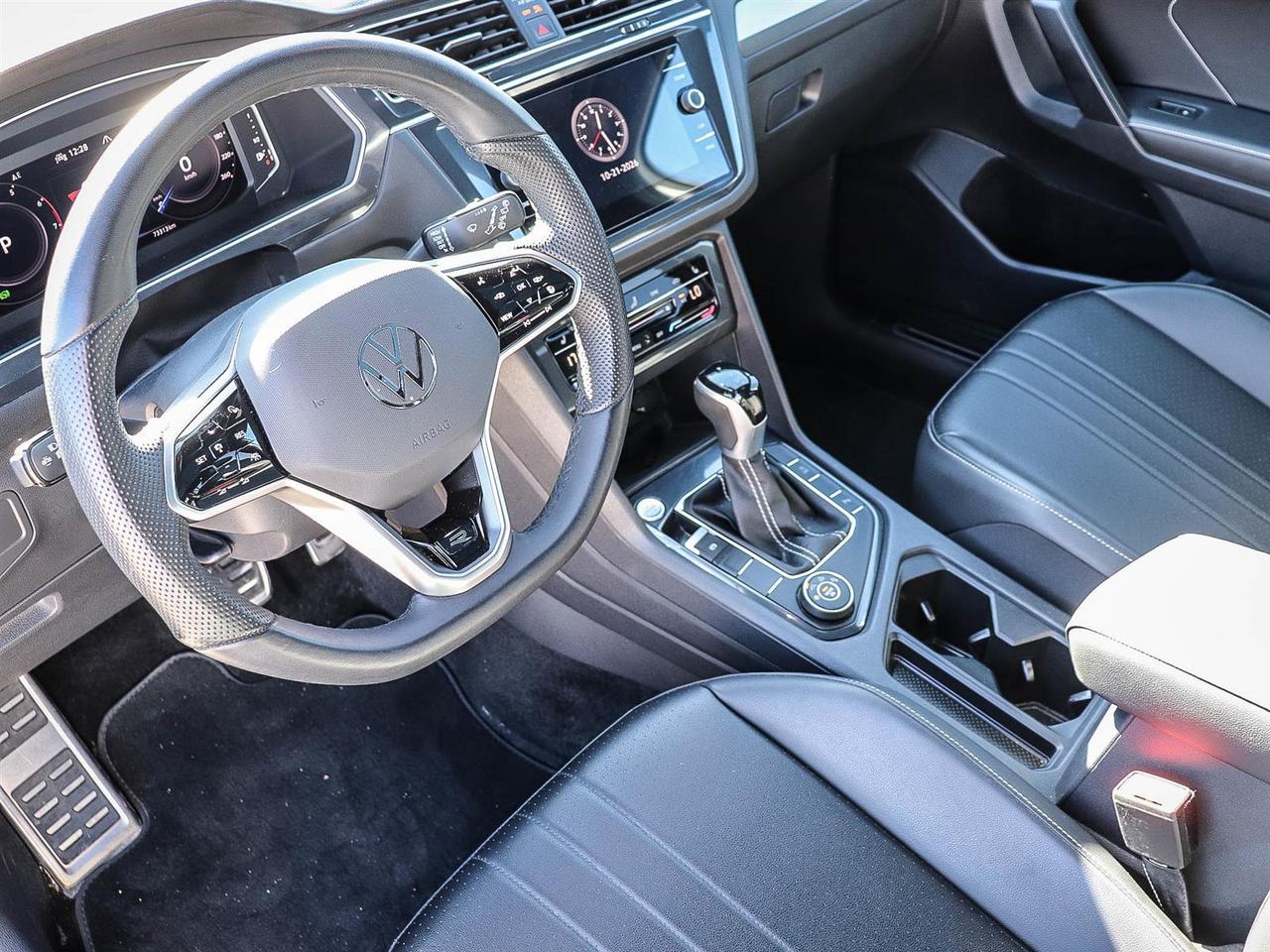 2024 Volkswagen Tiguan Comfortline R-Line Black Edition Photo