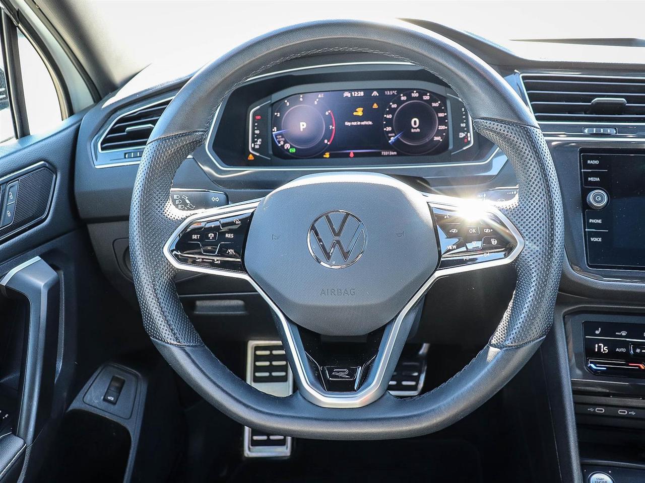 2024 Volkswagen Tiguan Comfortline R-Line Black Edition Photo