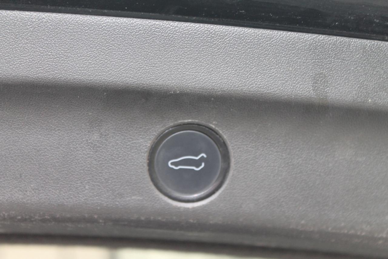 2020 Tesla Model Y PERFORMANCE Photo