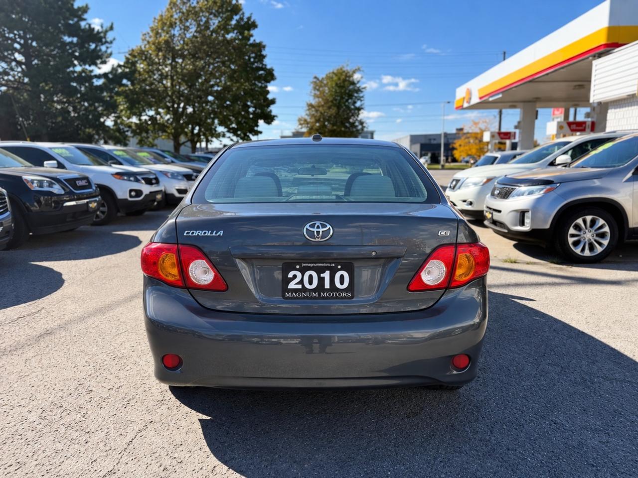 2010 Toyota Corolla - NO ACCIDENTS - ONE OWNER Photo2