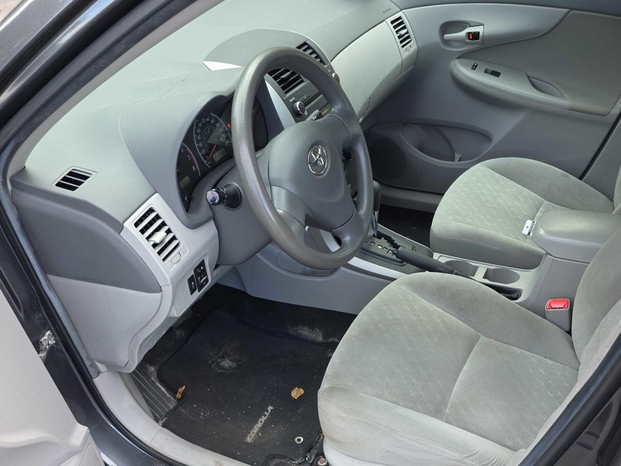 2010 Toyota Corolla - NO ACCIDENTS - ONE OWNER Photo