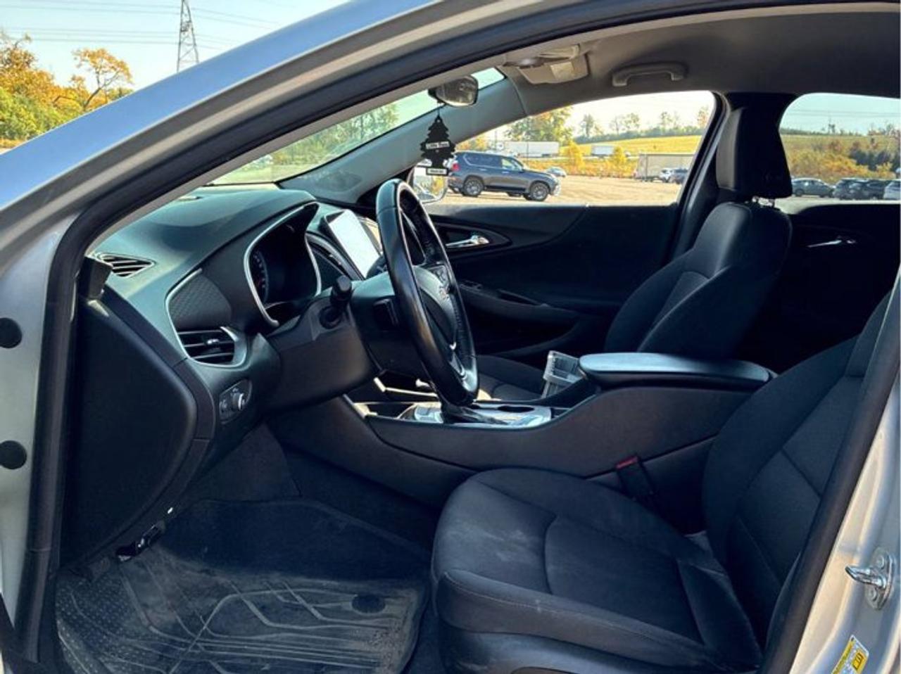 2019 Chevrolet Malibu RS | Power Seat | Remote Start | Air Conditioning | Cruise Control | Apple Carplay and More ! Photo