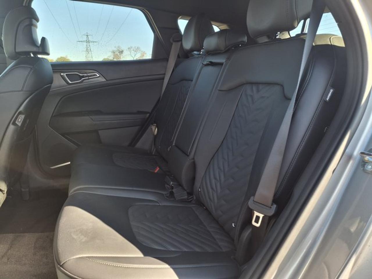 2026 Kia Sportage X-Line AWD | Leather | Heated Seats + Steering | Remote Start | Wireless Charger | CarPlay and More! Photo