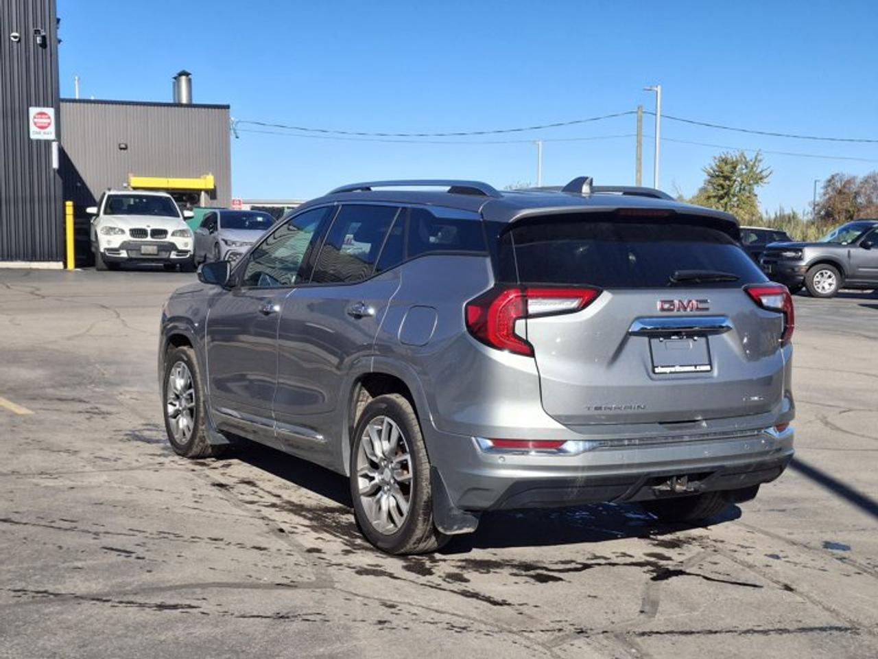 2024 GMC Terrain Denali AWD | Leather | Pano Roof | Heated Seats + Steering | Bose Audio | Remote Start | and More ! Photo