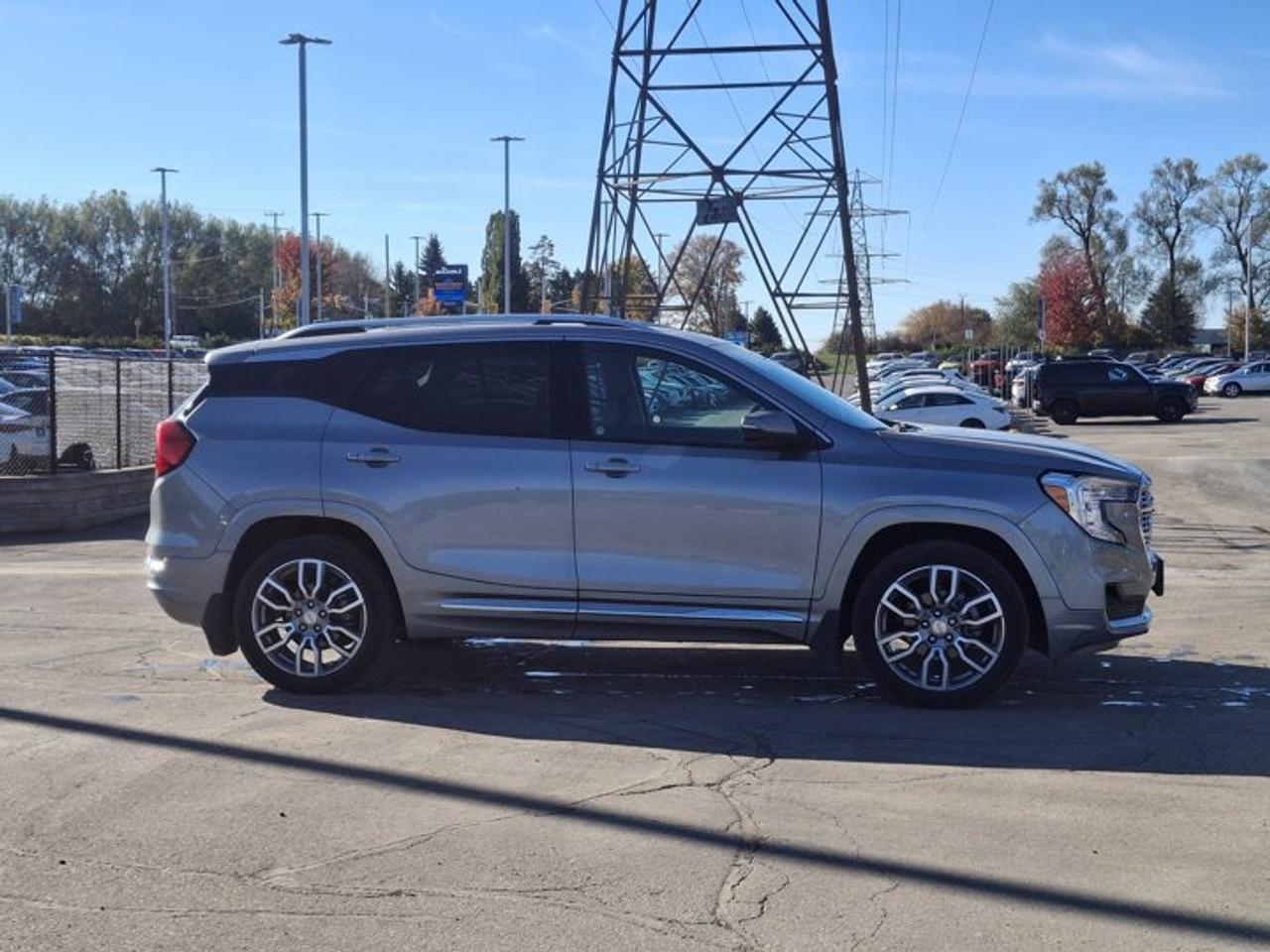 2024 GMC Terrain Denali AWD | Leather | Pano Roof | Heated Seats + Steering | Bose Audio | Remote Start | and More ! Photo