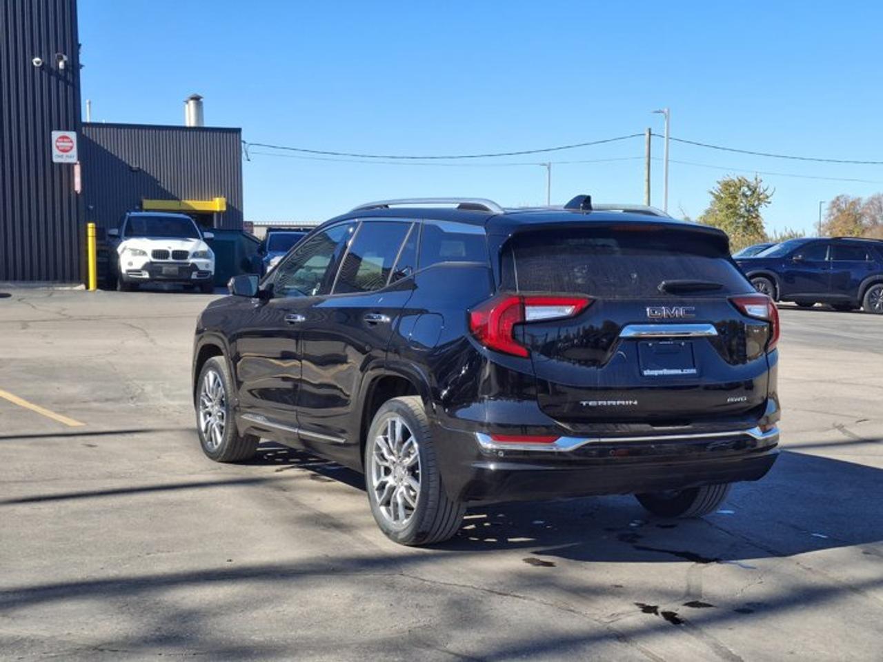 2022 GMC Terrain Denali AWD | Leather | Sunroof | Nav | HUD | 360 Camera | Adaptive Cruise | Remote Start and More ! Photo2