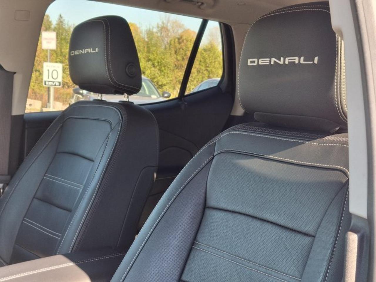 2022 GMC Terrain Denali AWD | Leather | Sunroof | Nav | HUD | 360 Camera | Adaptive Cruise | Remote Start and More ! Photo