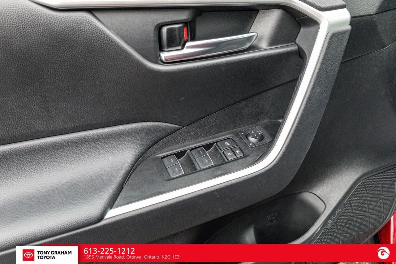 2024 Toyota RAV4 XLE Photo