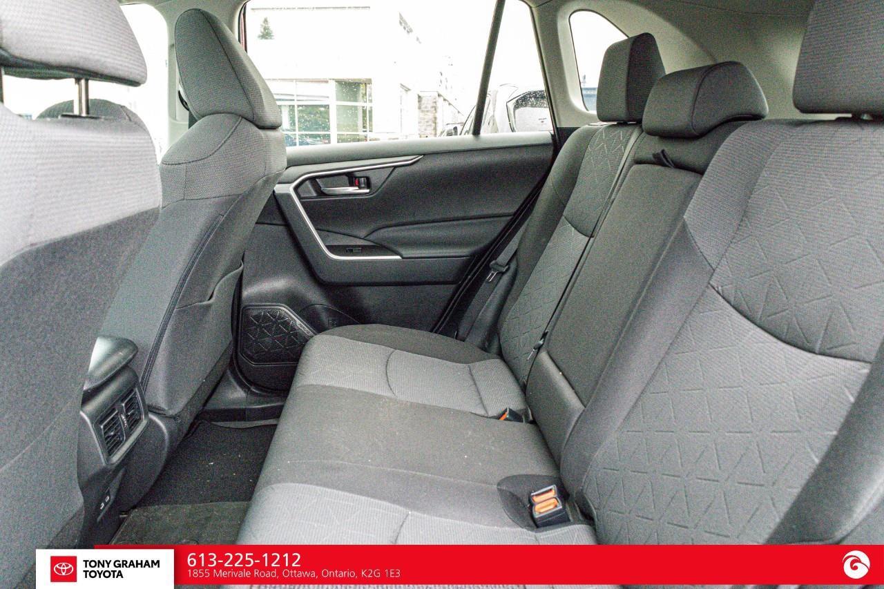 2024 Toyota RAV4 XLE Photo