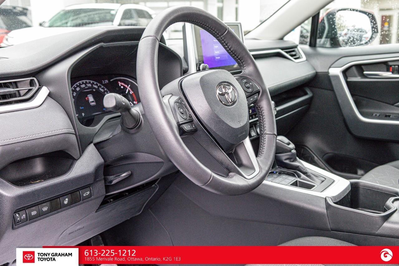 2024 Toyota RAV4 XLE Photo