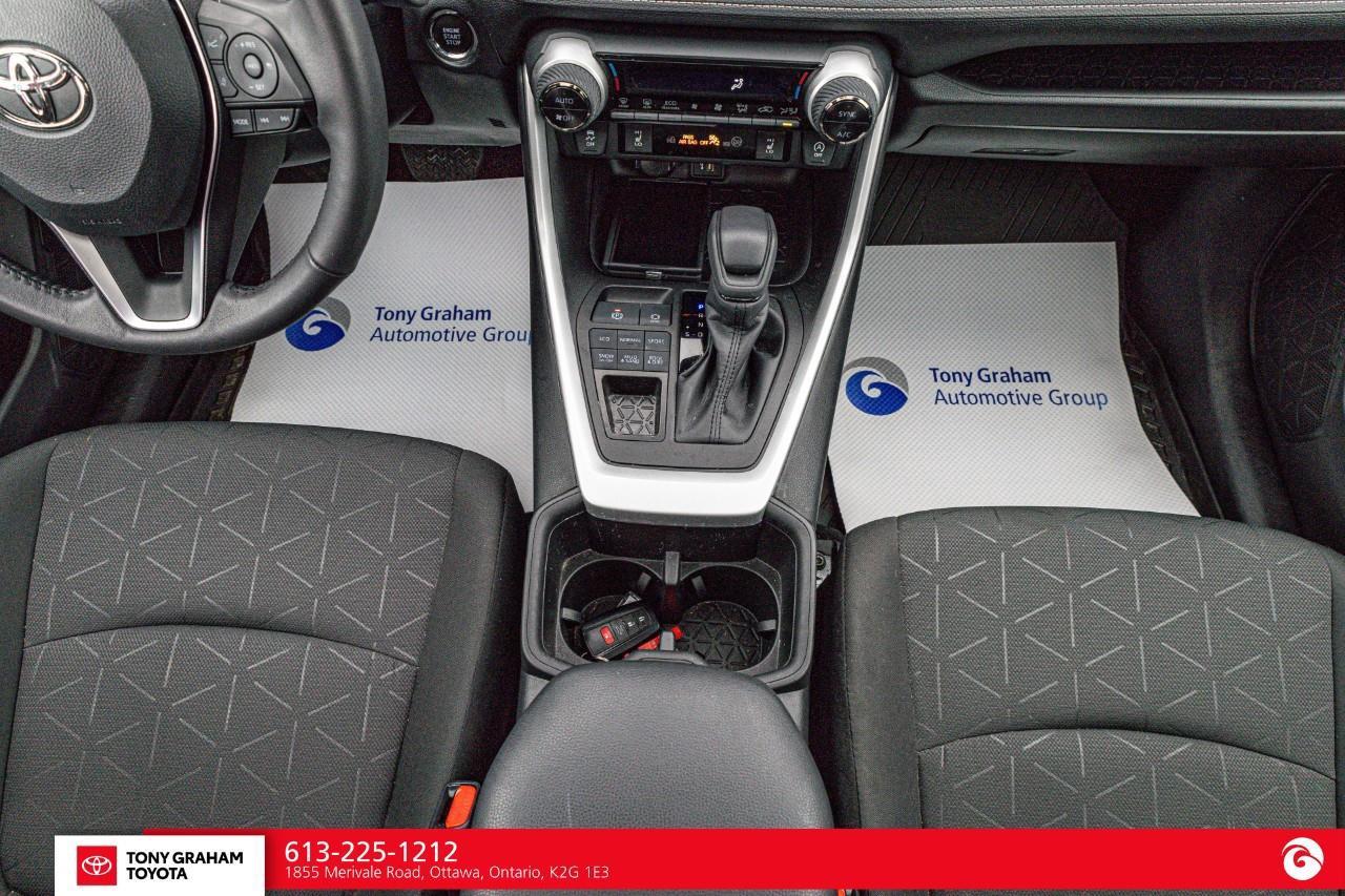 2024 Toyota RAV4 XLE Photo