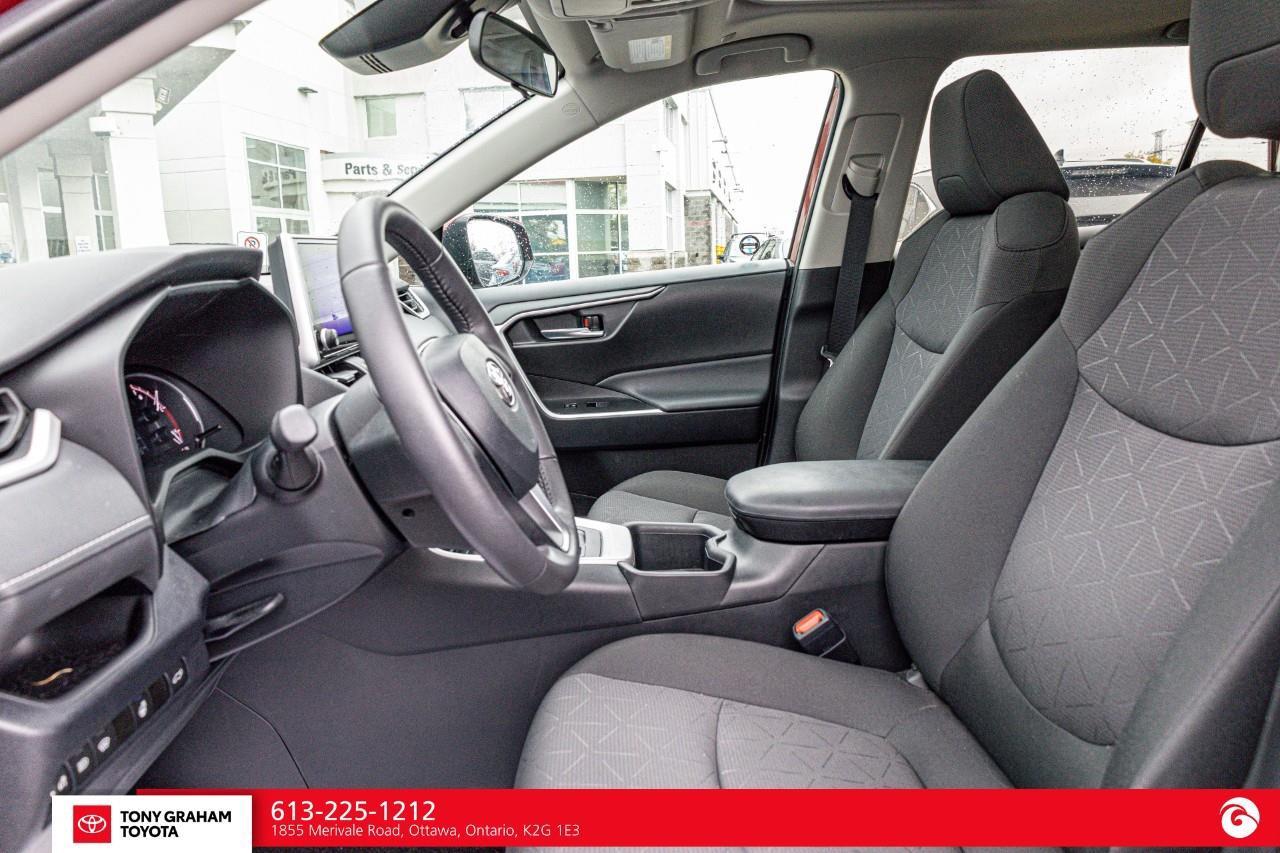 2024 Toyota RAV4 XLE Photo