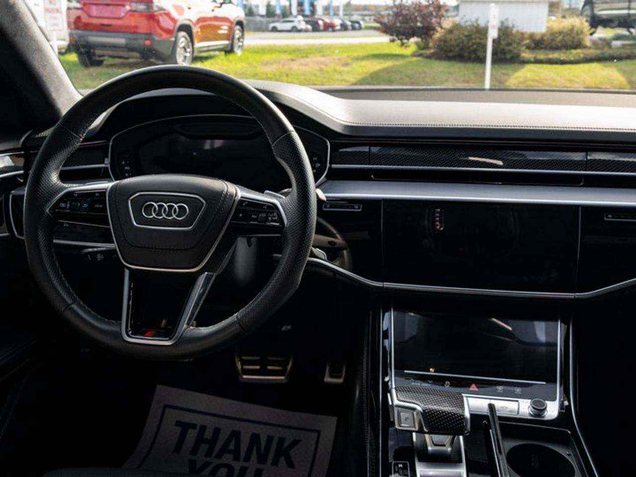 2022 Audi S8 L Photo