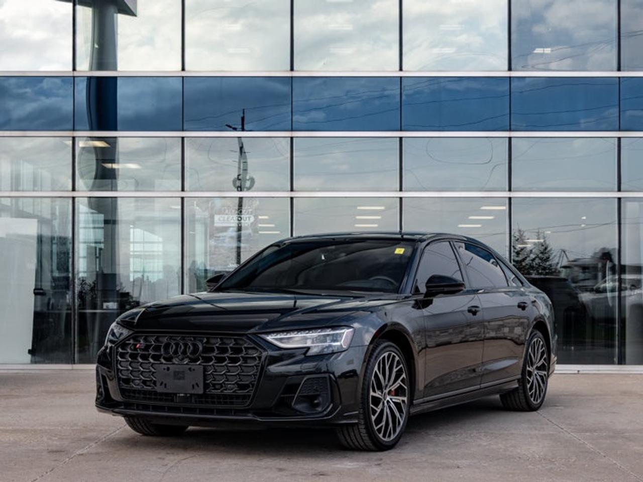 2022 Audi S8 L Photo