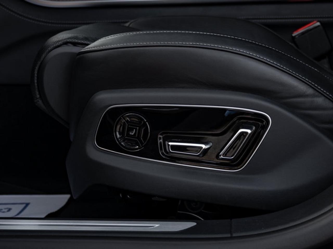 2022 Audi S8 L Photo
