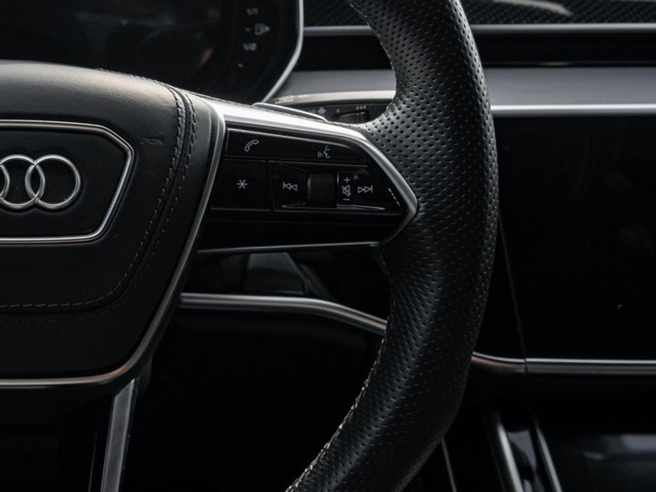 2022 Audi S8 L Photo