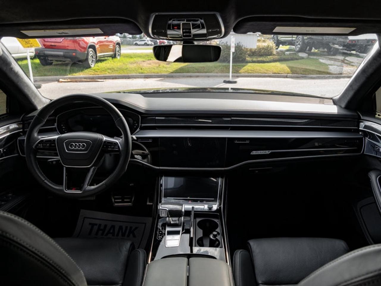 2022 Audi S8 L Photo