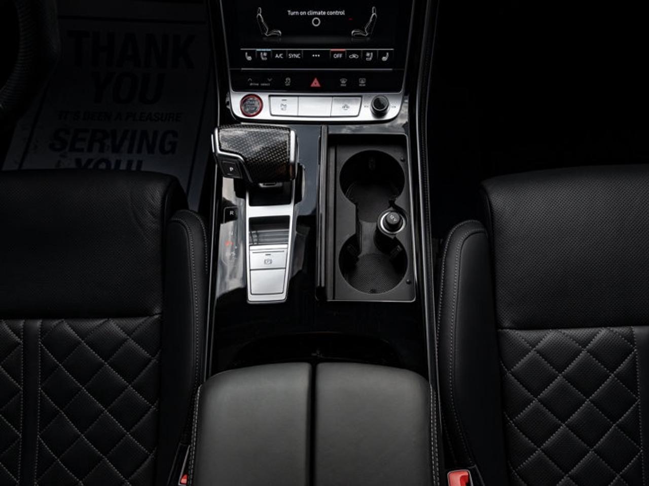 2022 Audi S8 L Photo