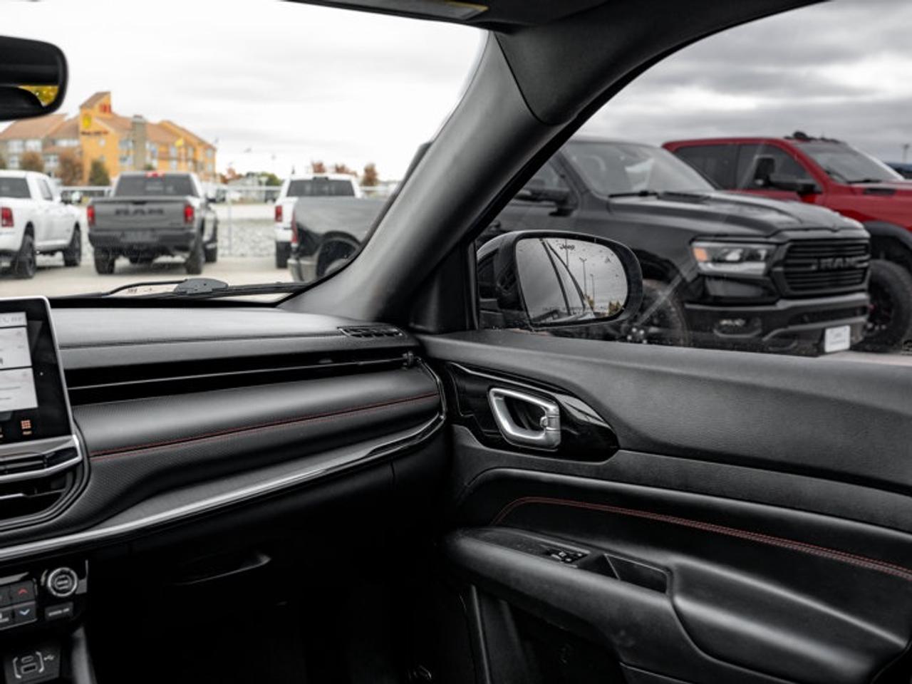 2023 Jeep Compass Trailhawk Elite Photo
