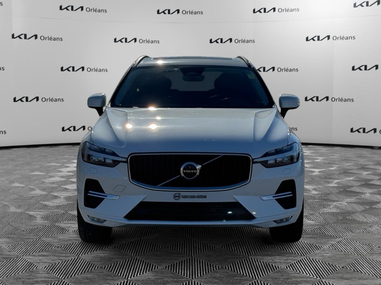 2022 Volvo XC60 B6 AWD Momentum Photo