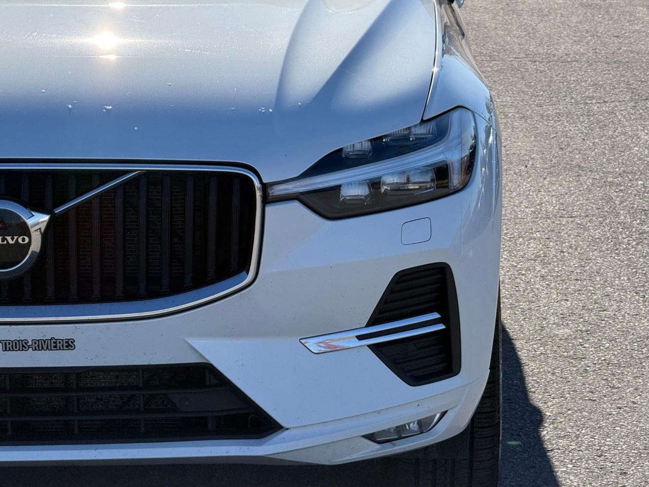 2022 Volvo XC60 B6 AWD Momentum Photo