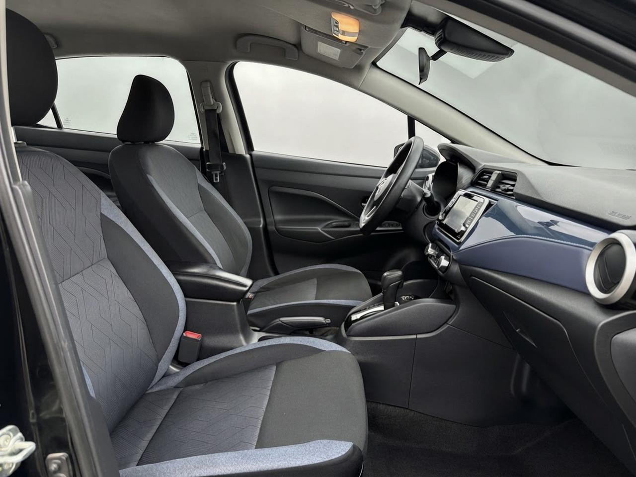 2024 Nissan Versa SV CVT Photo