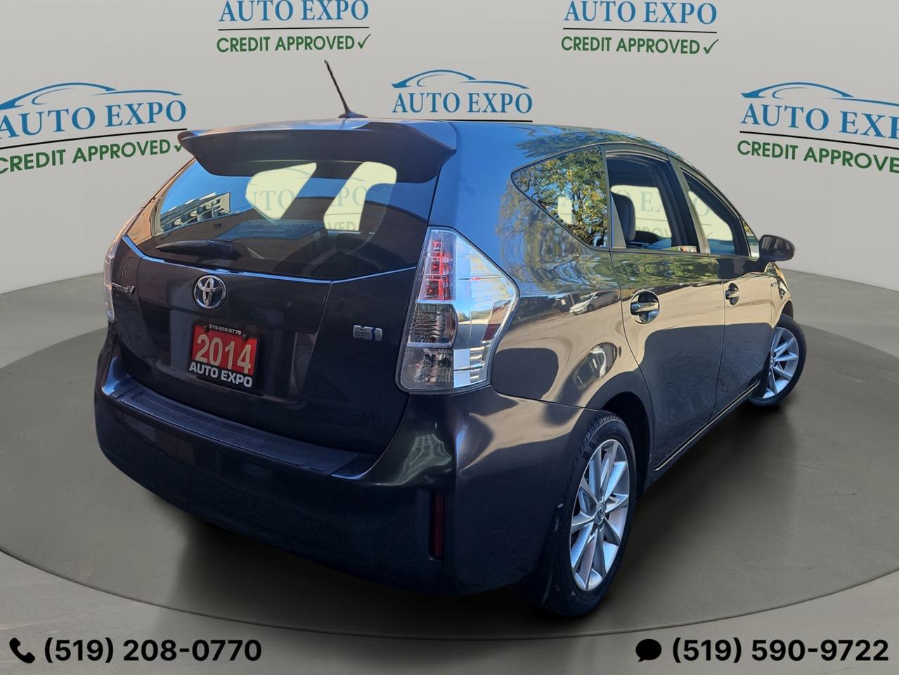 2014 Toyota Prius v Certified,No Accident,New Brakas,Leather,Sunroof Photo4