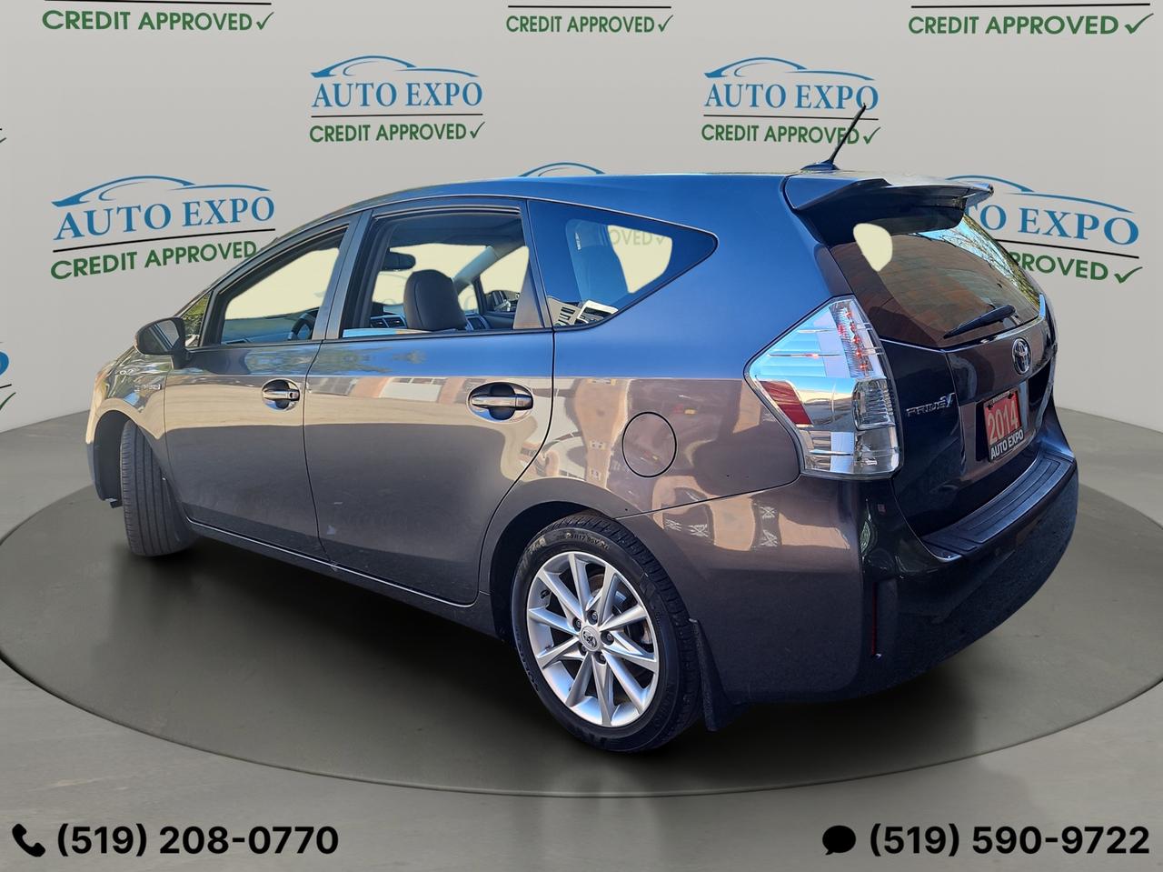 2014 Toyota Prius v Certified,No Accident,New Brakas,Leather,Sunroof Photo2