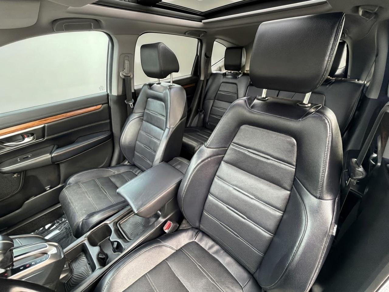 2018 Honda CR-V Touring AWD Photo