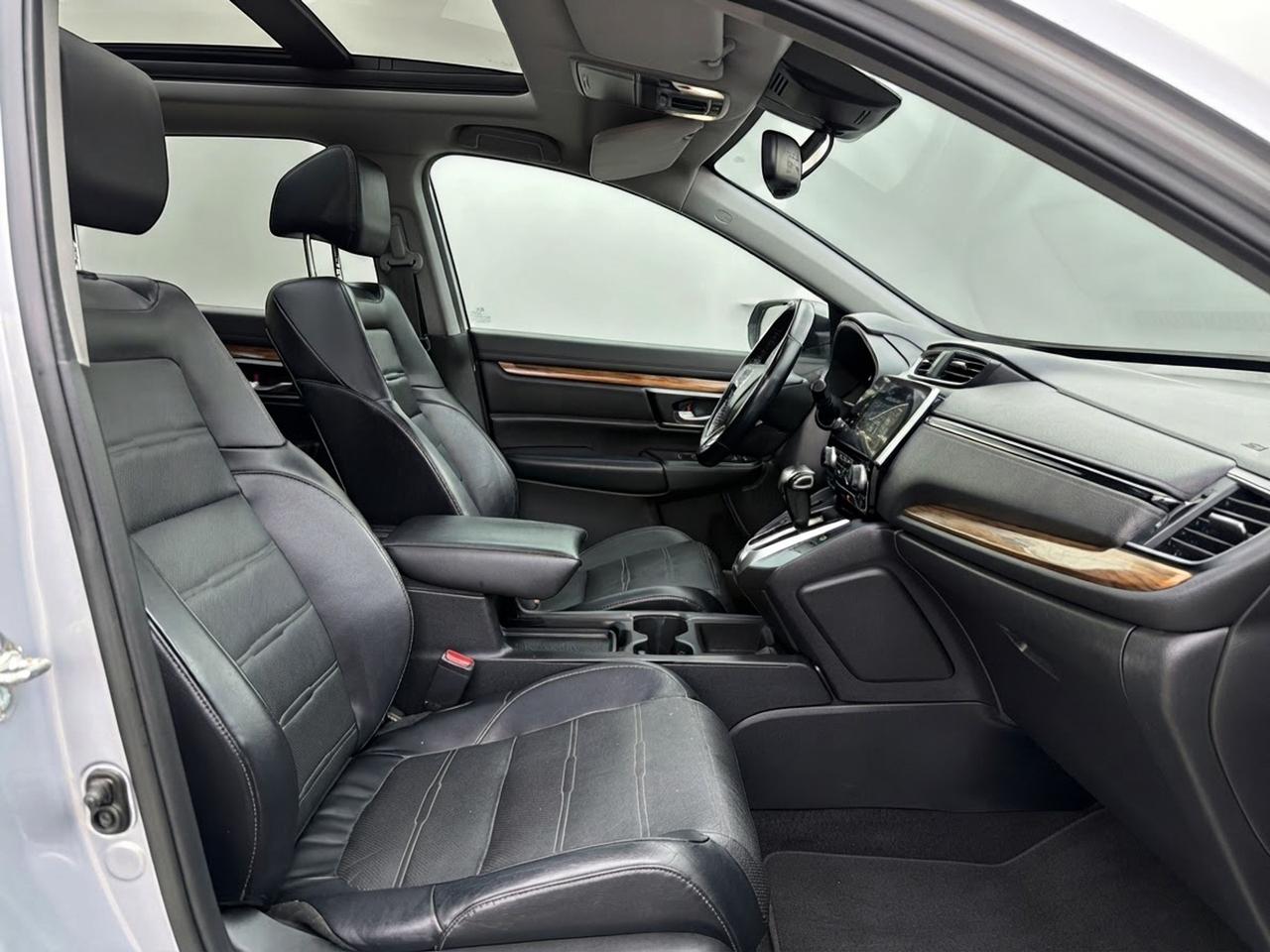 2018 Honda CR-V Touring AWD Photo