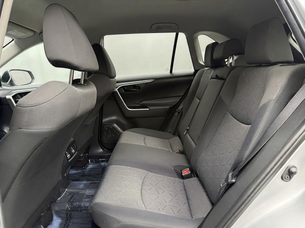 2021 Toyota RAV4 Hybrid LE AWD Photo