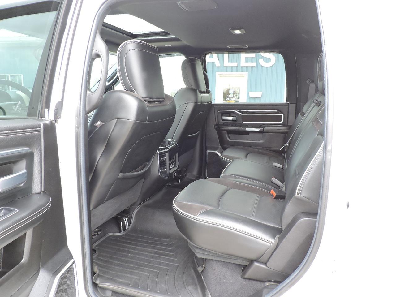 2019 RAM 2500 Laramie 6.7L 4X4 Leather Loaded New Brakes 101000K Photo