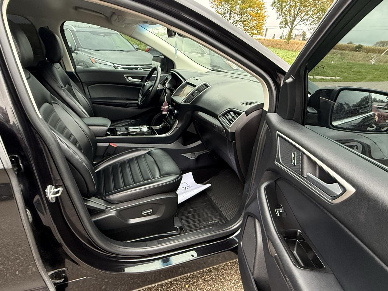 2019 Ford Edge SEL Photo