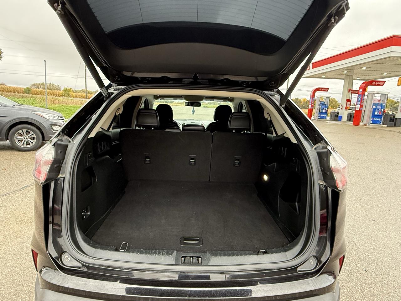 2019 Ford Edge SEL Photo