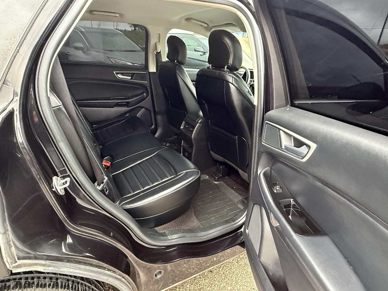 2019 Ford Edge SEL Photo