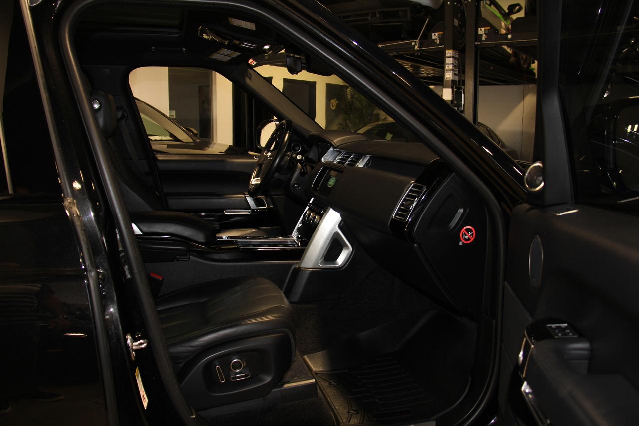 2017 Land Rover Range Rover Super Charged Photo