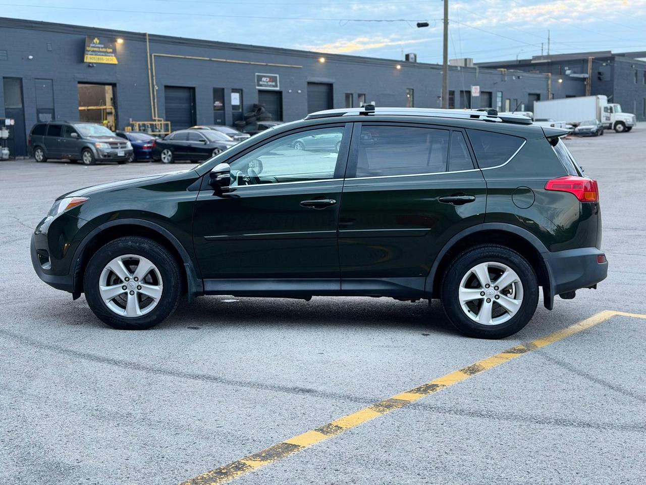 2013 Toyota RAV4 AWD 4dr XLE Photo