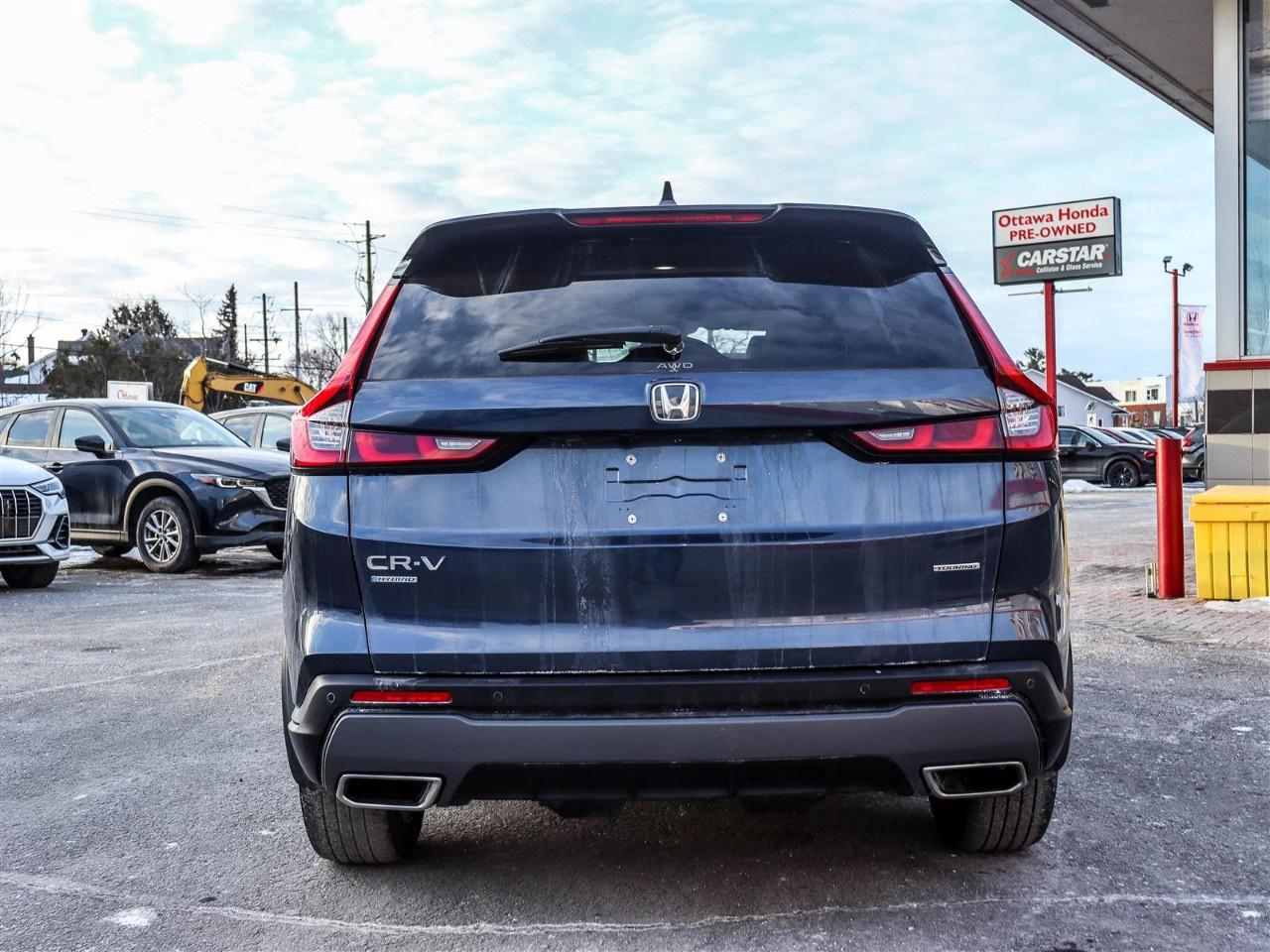 2023 Honda CR-V Hybrid Touring AWD Photo